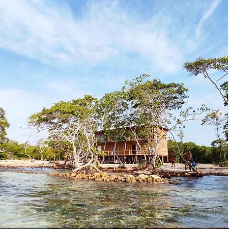 Hostel Villa Luz Beach Tintipan Island Bagian luar foto