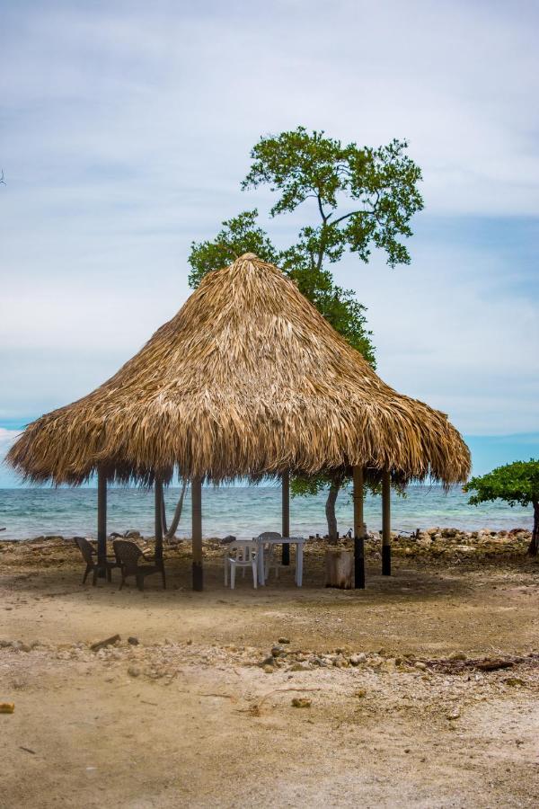 Hostel Villa Luz Beach Tintipan Island Bagian luar foto