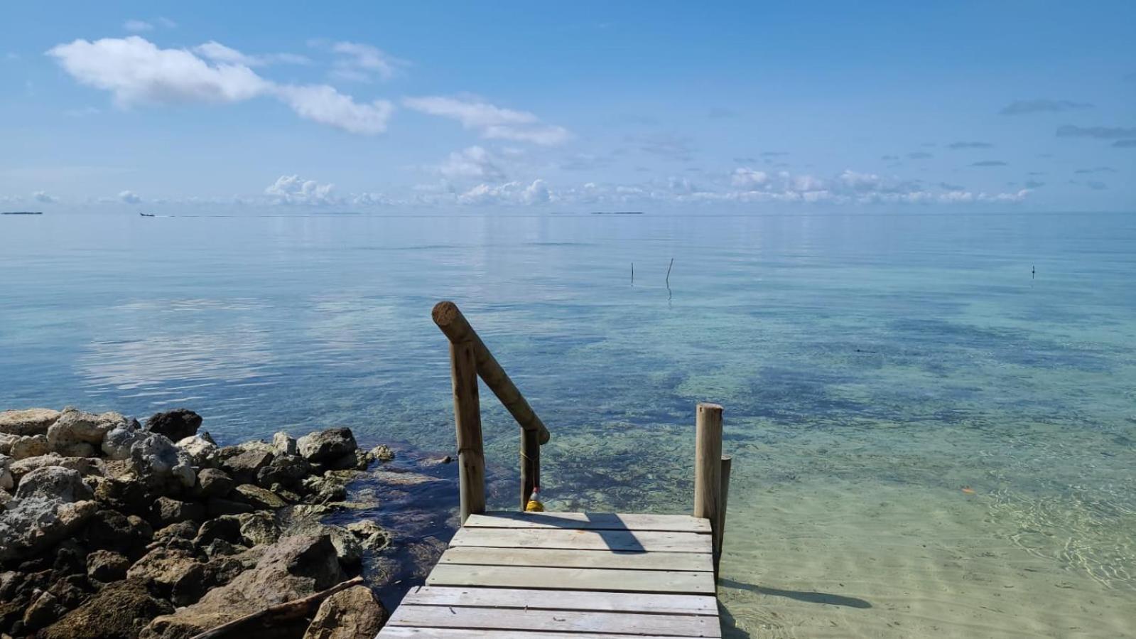 Hostel Villa Luz Beach Tintipan Island Bagian luar foto